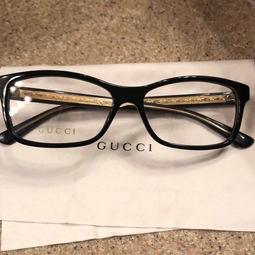 Gucci glasses. Black & classy. 100% Authentic